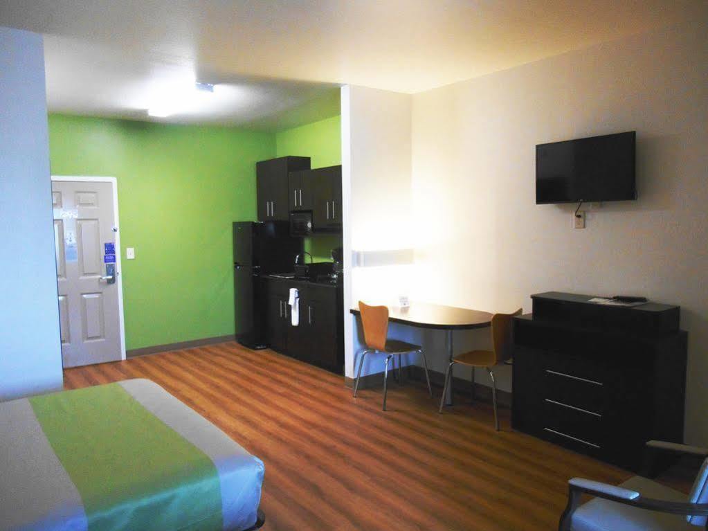 ซูเปอร์ 8 เคเนดี้ Motel Kenedy ภายนอก รูปภาพ