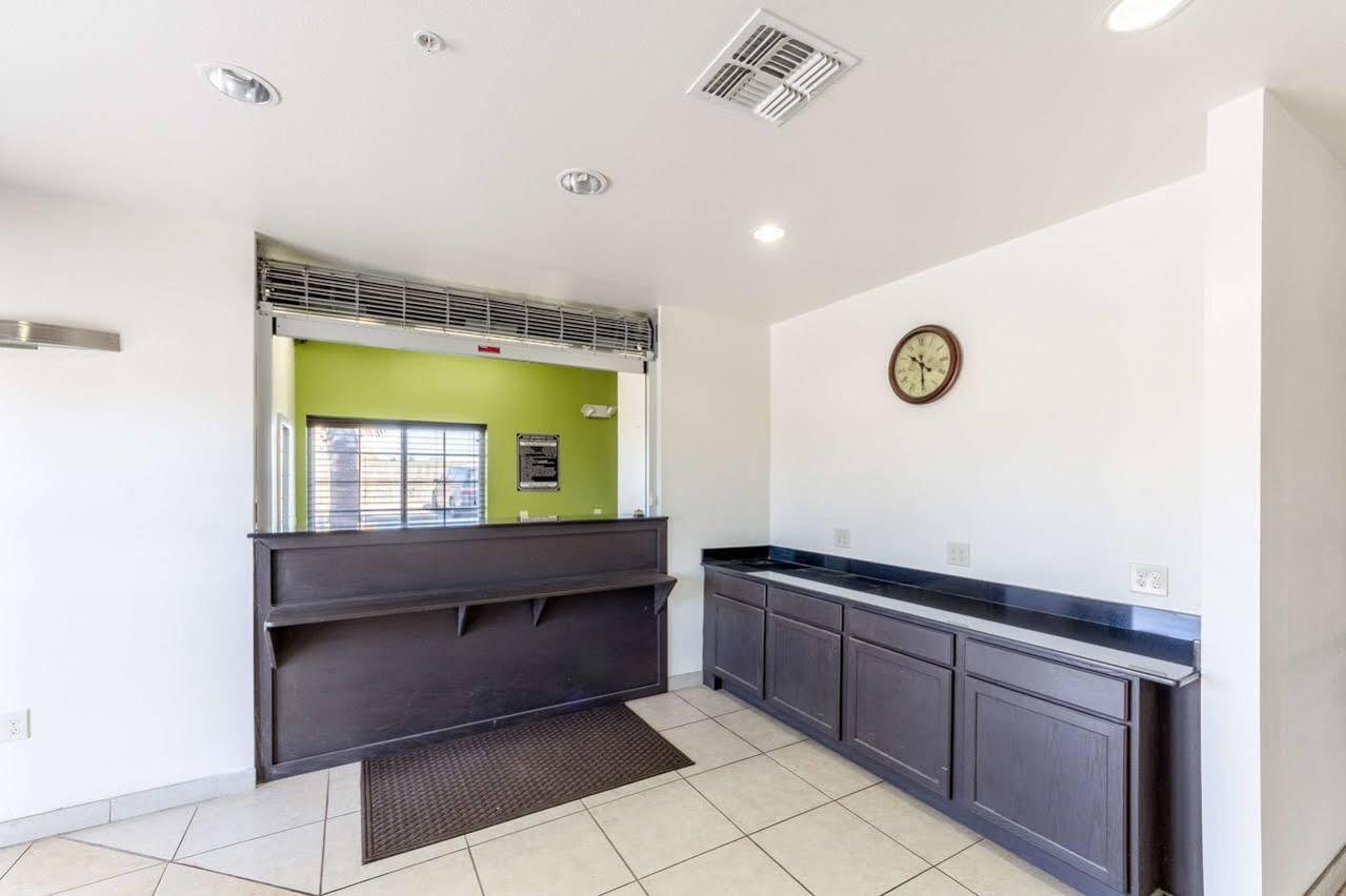 ซูเปอร์ 8 เคเนดี้ Motel Kenedy ภายนอก รูปภาพ